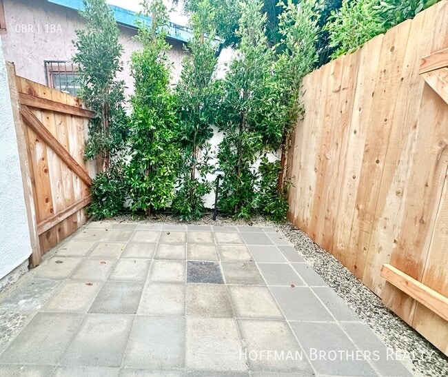 Photo - 1251 Beachwood Dr Unit 3/4