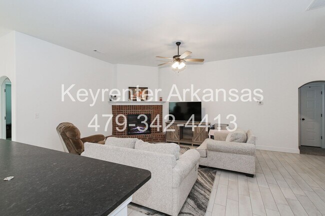 Photo - Like New Beautiful 3/2 Home in Gentry