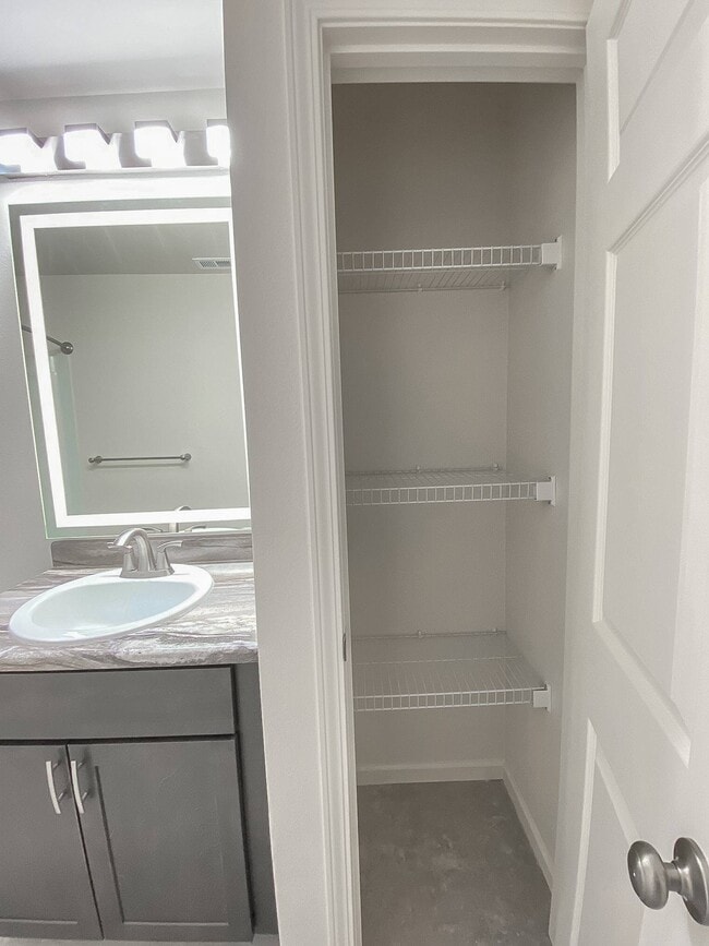 Renovated 1 Bedroom - Bathroom Closet
