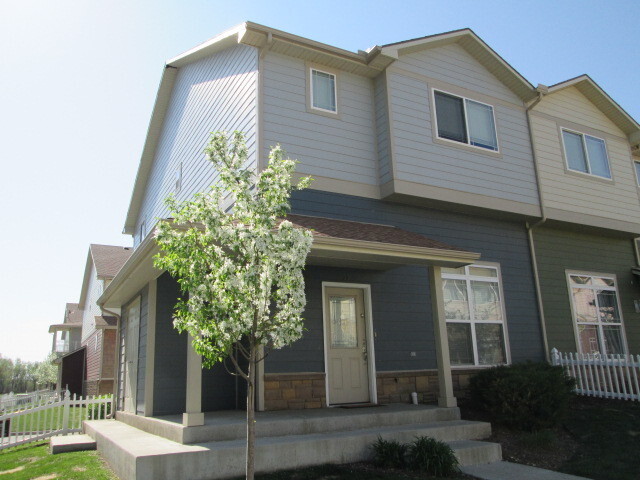 Spacious Townhome - Spacious Townhome