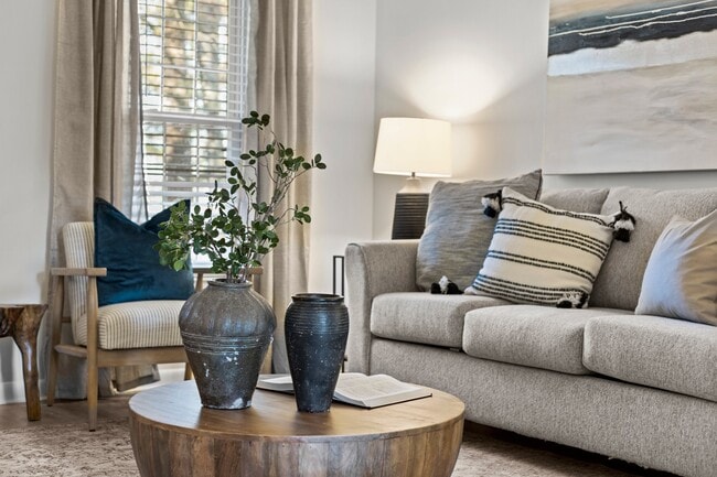 Photo - West Oak Apartments