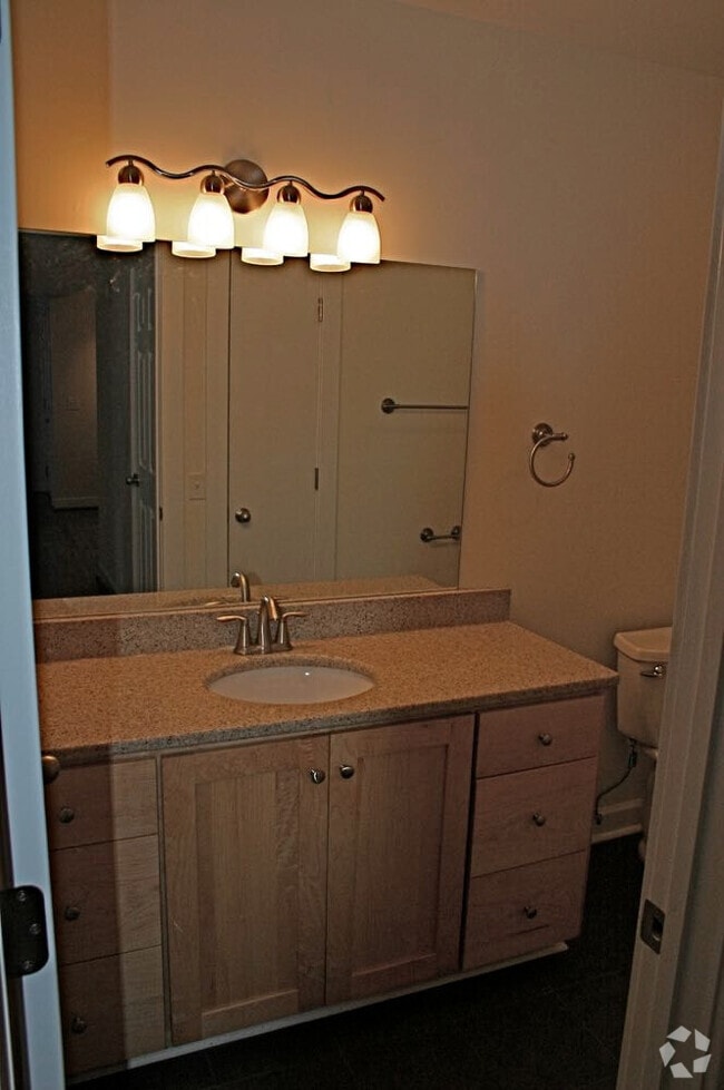 Building Photo - 246 White Bridge Rd Unit 246 E6 Rental