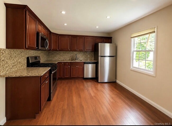 Photo - 81 Bellwood Ave