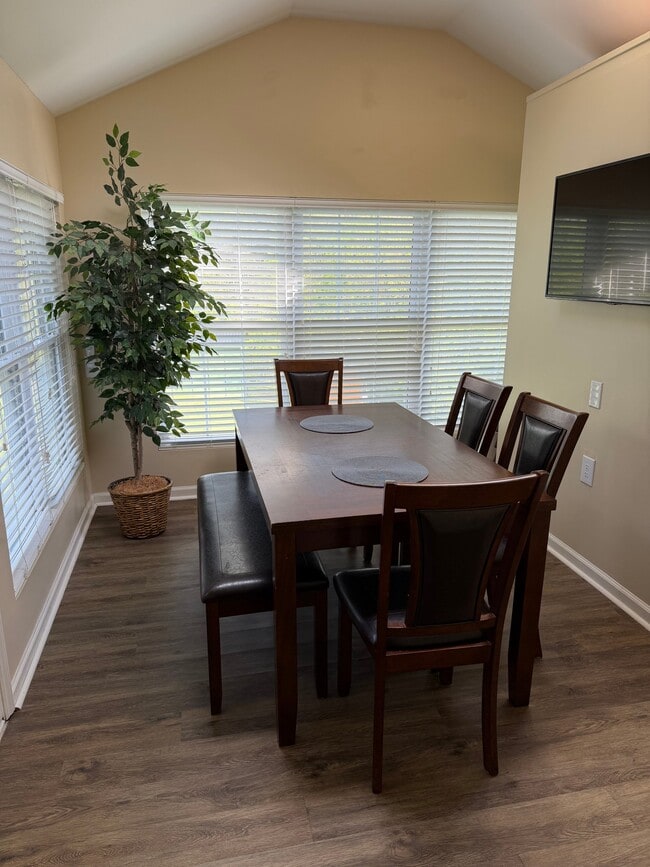 Photo - 33 Church Rd