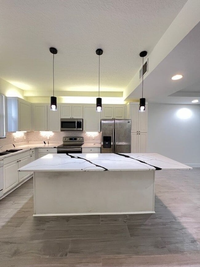 Photo - 655 Cornerstone Dr