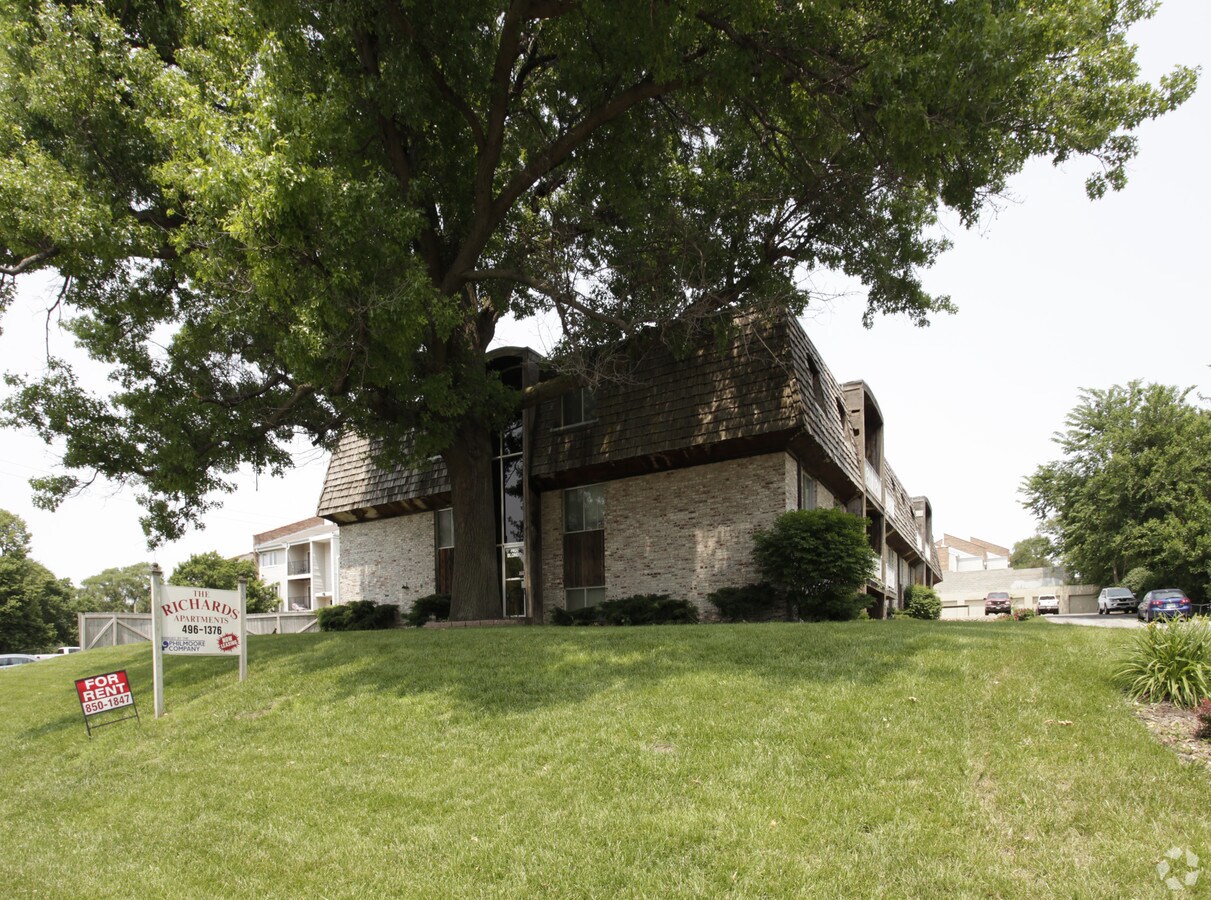 Photo - The Richards Apartments