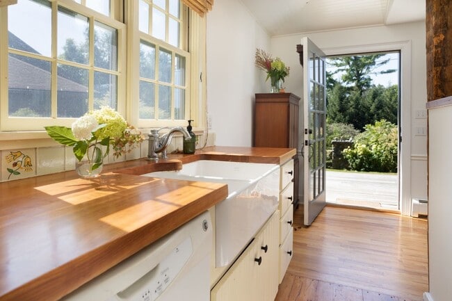 Photo - 30 Indian Mountain Rd