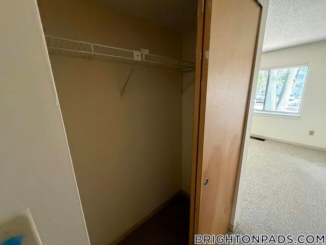 152 N Beacon St Unidad B2