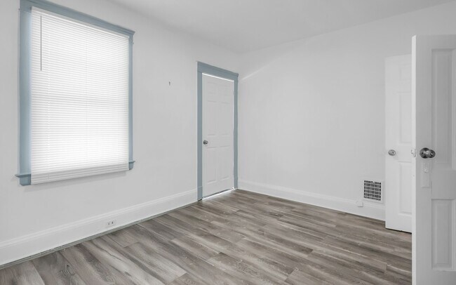 Photo - 15322 Yorick Ave