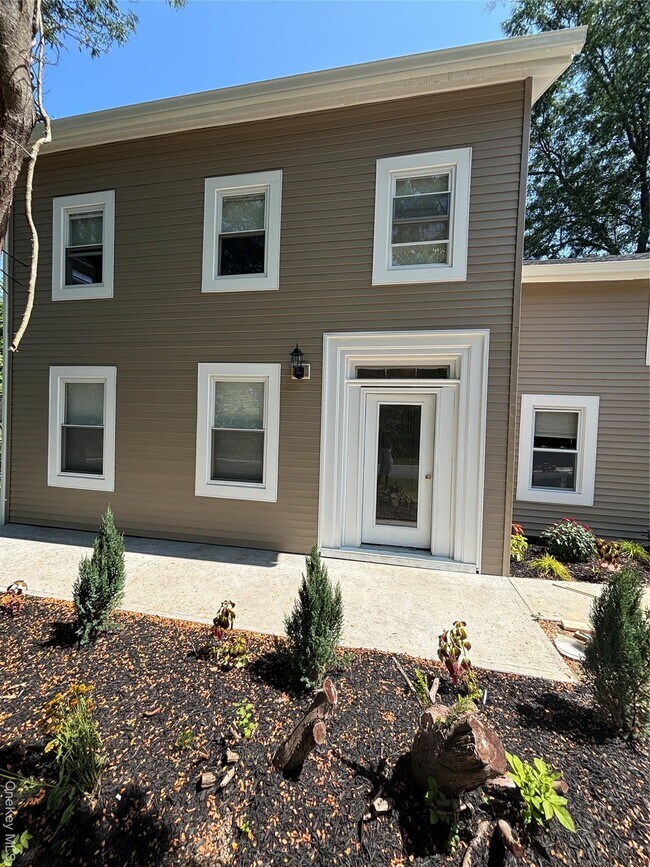 Building Photo - 5886 NY-82 Rental