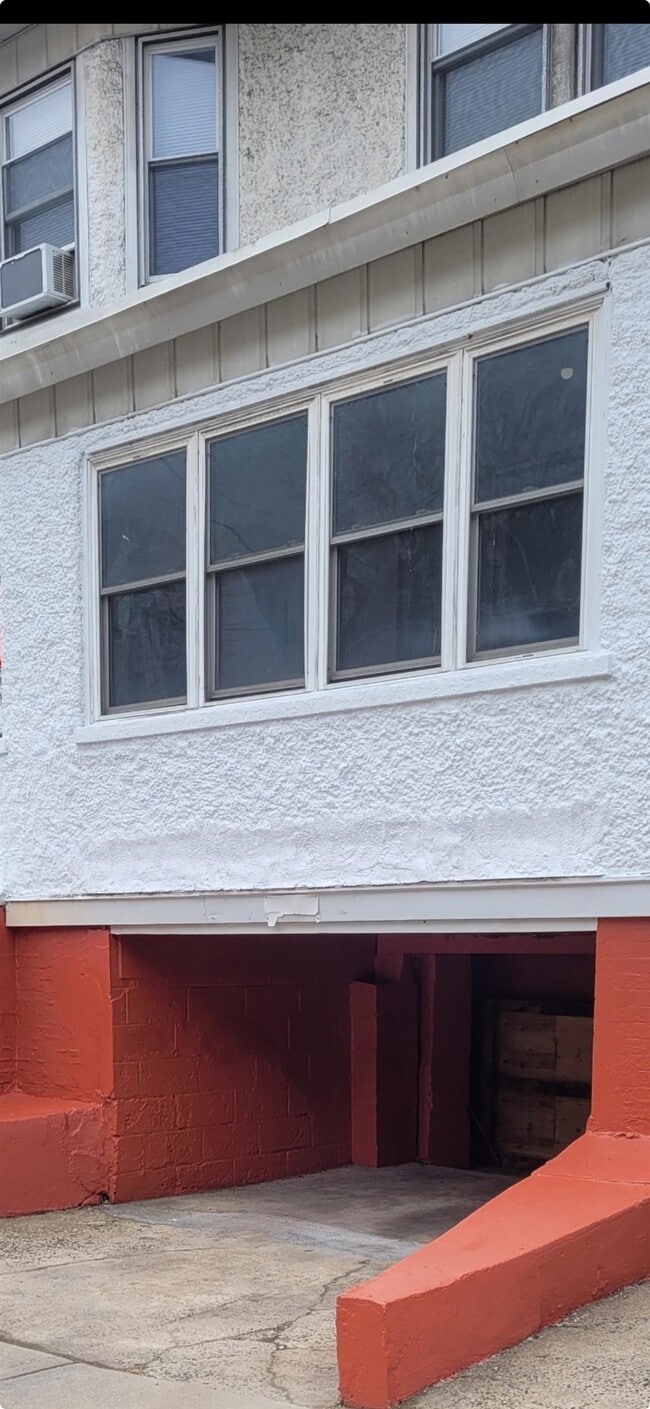 Photo - 163 Jewett Ave