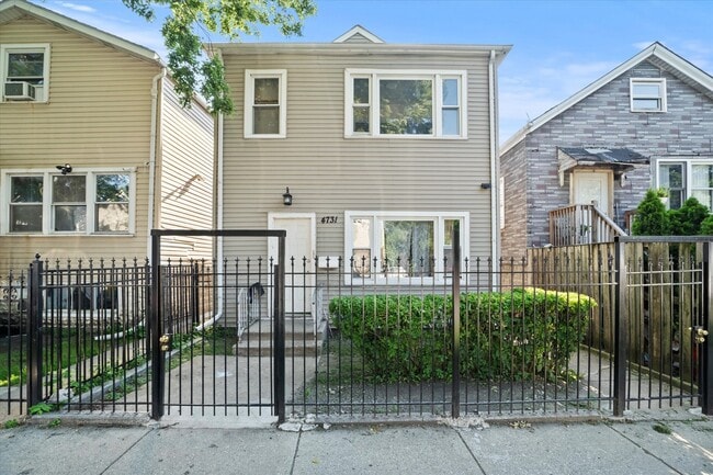 Building Photo - 4731 S Laflin St Rental