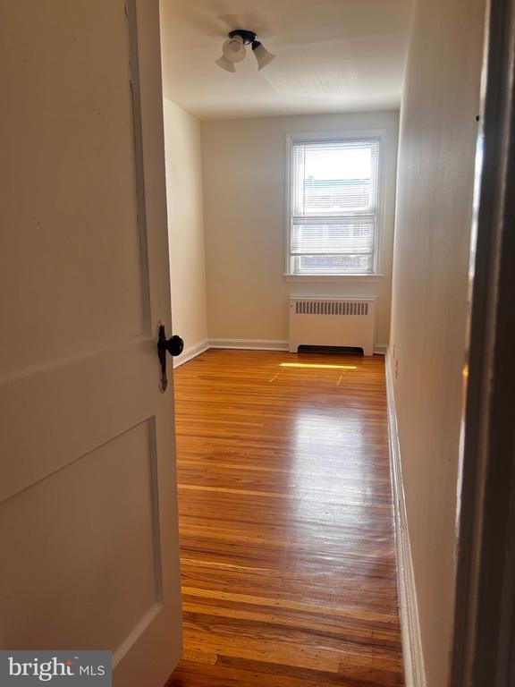 Photo - 822 Derwyn Rd