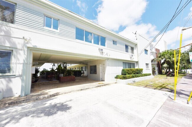 Building Photo - 2250 Bay Dr Unit 17 Rental