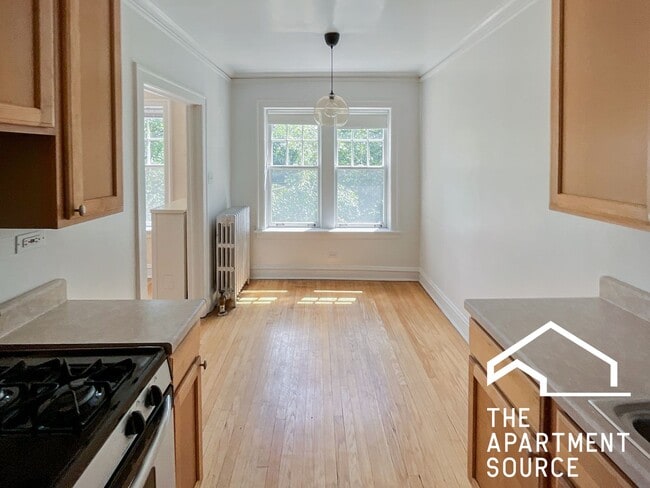 Building Photo - 1614 W Sunnyside Ave Unit 3E