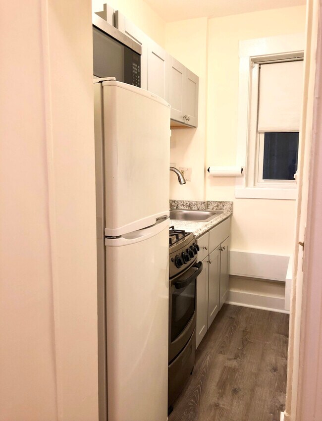 Photo - 63 Burbank St Unidad 4 Rental