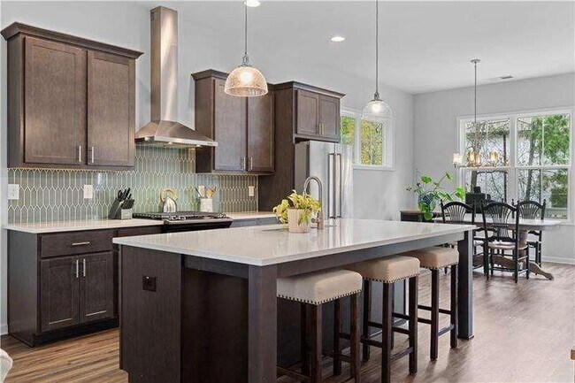 Photo - 4391 Gillon Cir SE