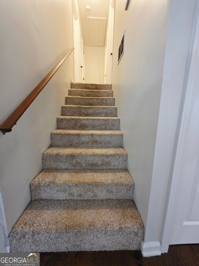 Photo - 570 Remington Ln