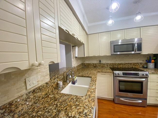 Photo - 5884 Morningstar Cir Unit 306