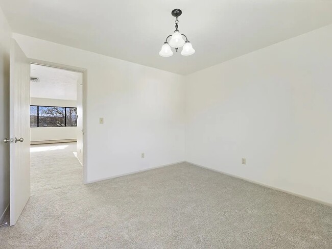 Photo - 1140 Walnut Ave Unit #11