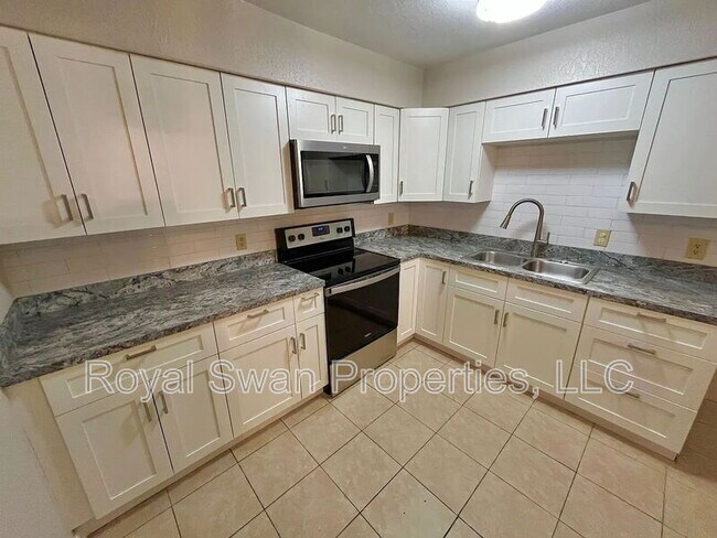 Photo - 2421 Ave C SW Unit A