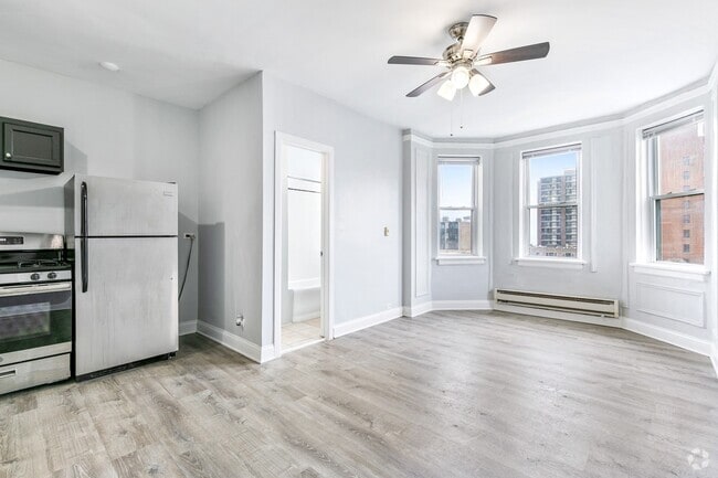 Building Photo - 5860 N Kenmore Ave Rental