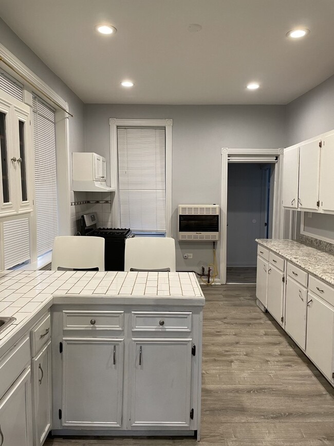 Photo - 2620 S Sawyer Ave