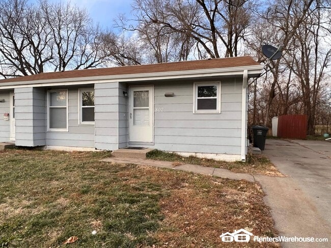 Building Photo - 802 Hartford Ave