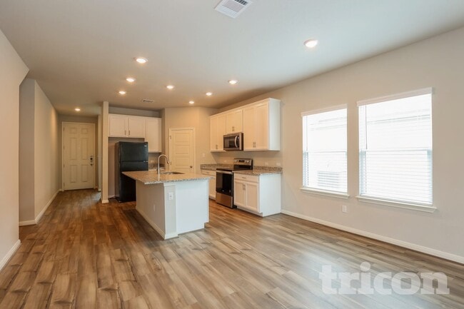 Photo - 13511 Emerson Wy