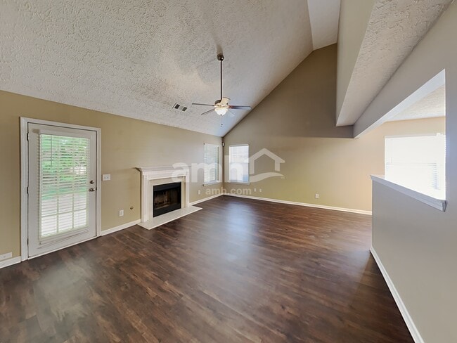 Photo - 209 Picadilly Pl