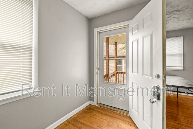 Photo - 3912 Curtis Ave