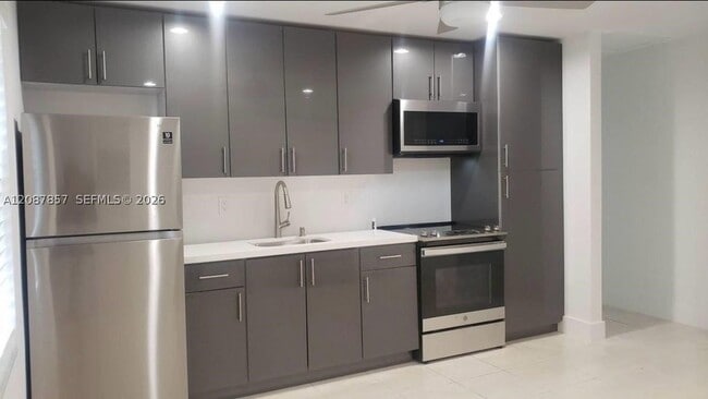 3766 SW 27th St Unit upstairs