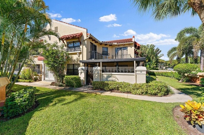 Photo - 3 Uno Lago Dr Unidad 3