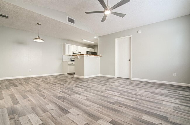 Photo - 8112 West Gate Blvd