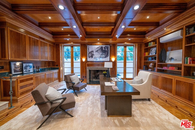 Photo - 407 Robert Ln