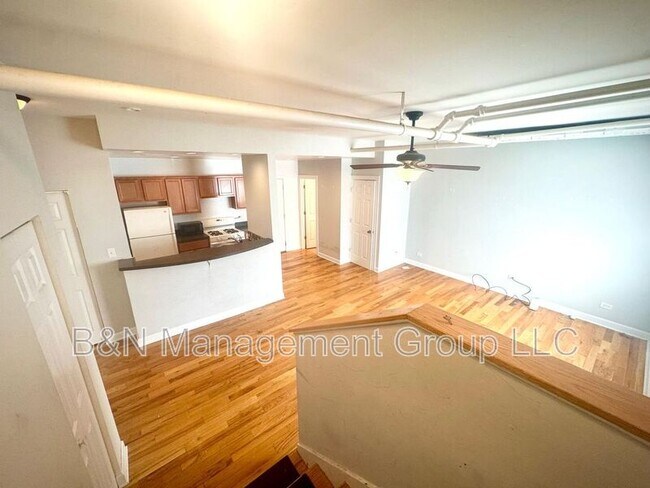 Photo - 910 W Oakdale Ave Unit GF