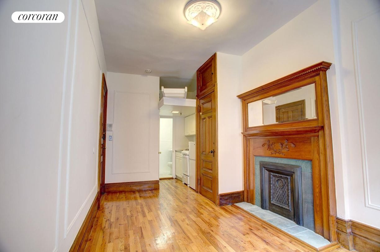 Photo - 104 W 80th St