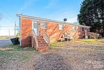 Building Photo - 321 Hamilton Dr NE