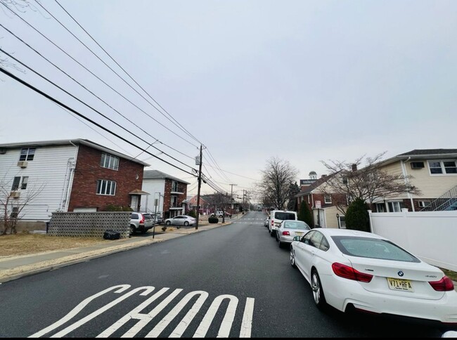 Photo - 94 1st St