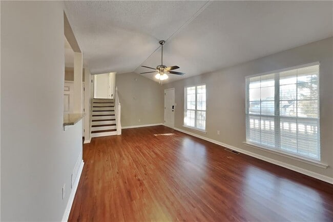 Photo - 87 Grapevine Dr