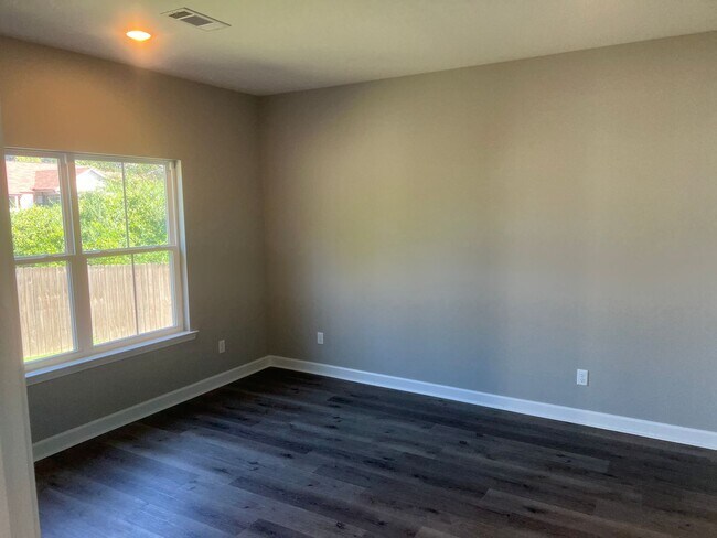 Photo - 3 Bed 3 Bath Home