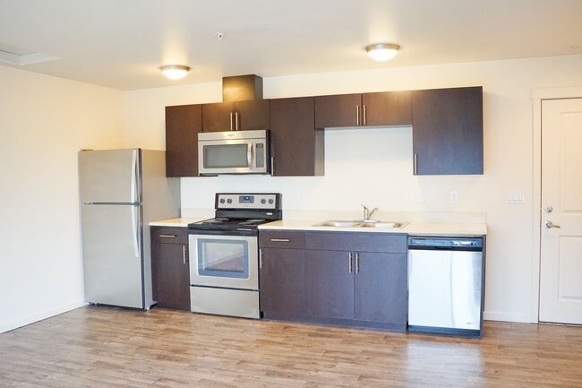Photo - 1650 SE Harold St Unit 13
