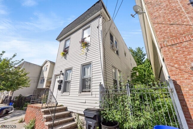 Photo - 45 Blum St