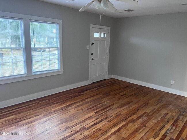 Photo - 2700 Pine Ave