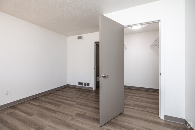 Studio - 500 SF