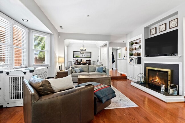 Building Photo - Downtown Living in Raleigh, NC!