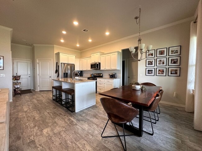 Photo - 5923 NE Yorktown Ct