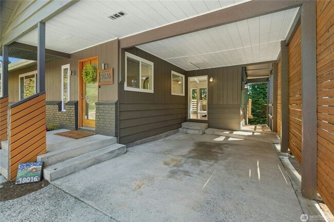 Photo - Spacious Richmond Highlands Retreat with Modern Updates & Flexible Living