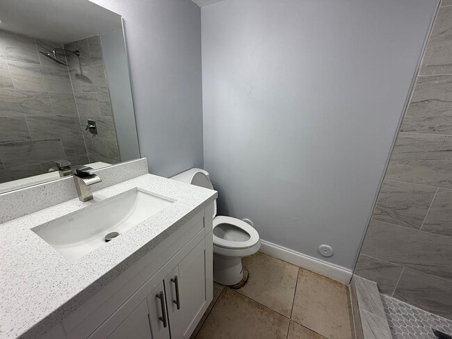 Photo - 5760 Rock Island Rd Unidad 309