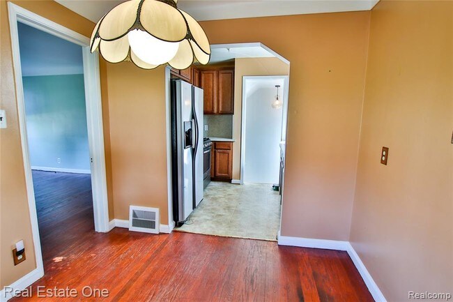 Photo - 906 Pinecrest Dr